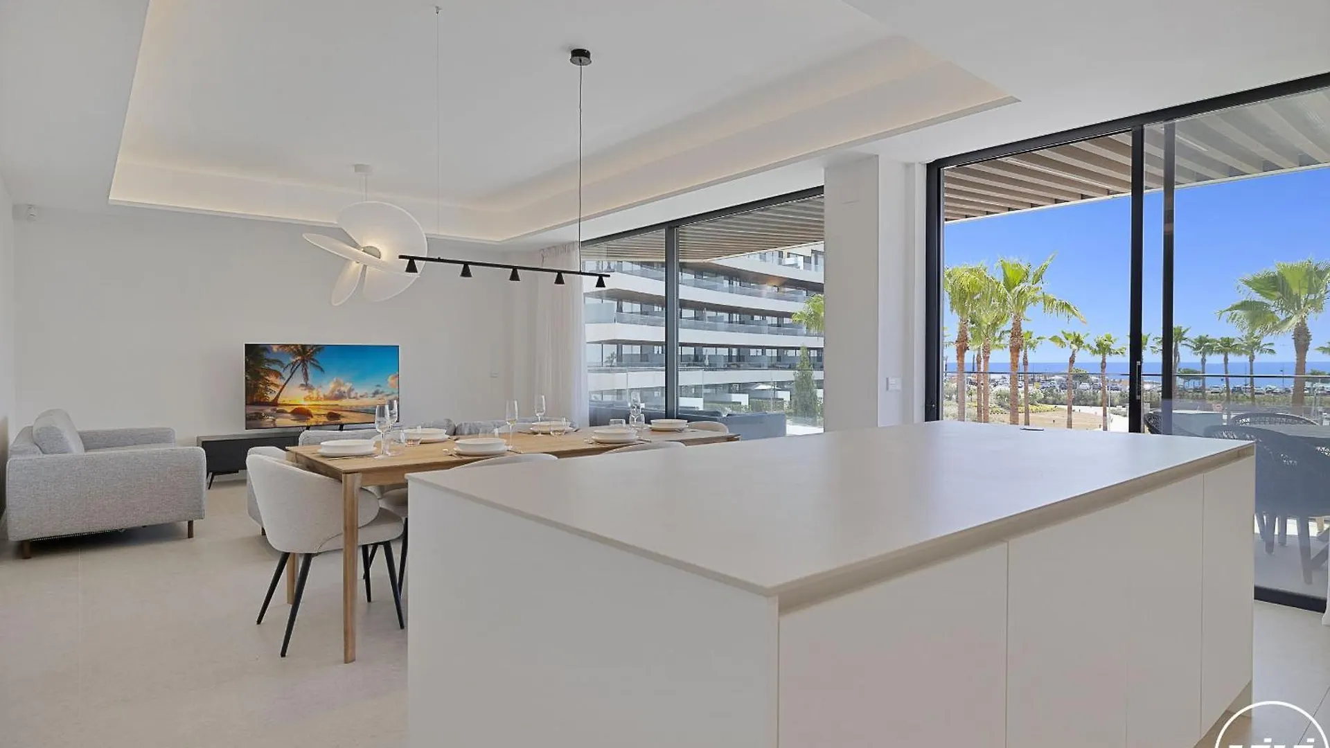 Vivi Homes - Aura Pool, Sauna, Spa, Gym & Sea View トレモリノス